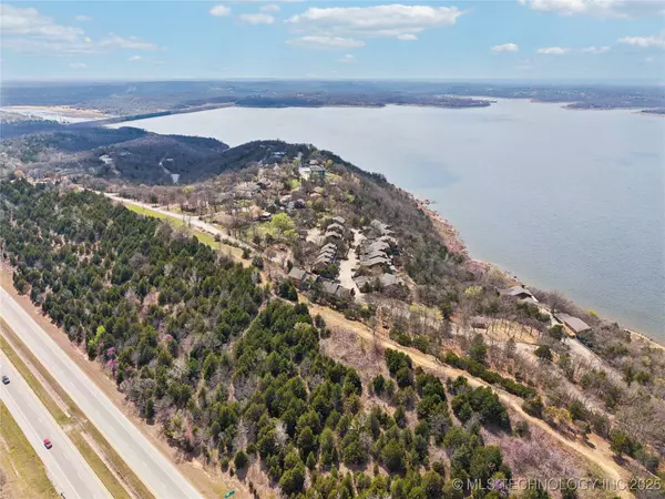 42 Diamond Head DR #42, Sand Springs, OK 74063