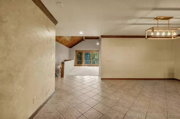 9513 S Lakewood AVE, Tulsa, OK 74137