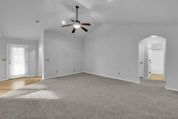 6722 E 129th ST S, Bixby, OK 74008