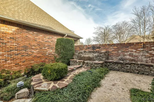 5904 W Orlando CIR, Broken Arrow, OK 74011