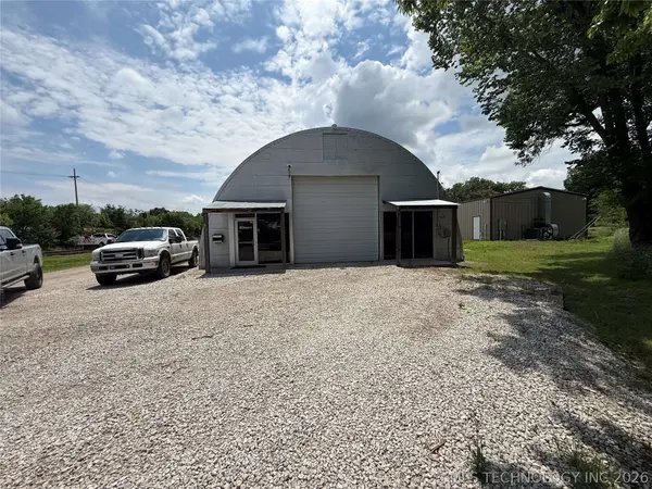 421 N 2nd ST, Sapulpa, OK 74066
