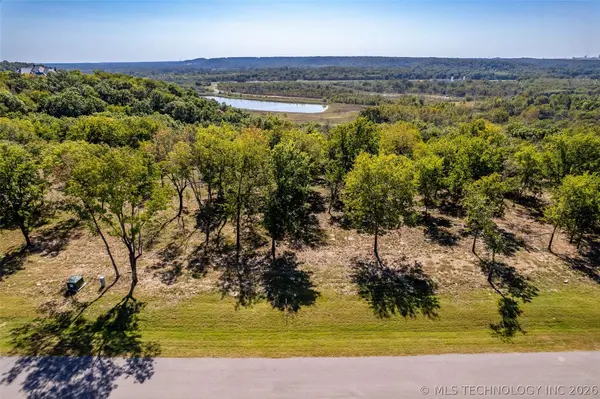 5865 N Eagle RD, Owasso, OK 74055