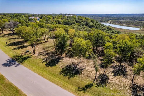 5865 N Eagle RD, Owasso, OK 74055
