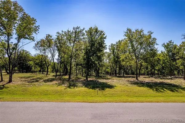 5865 N Eagle RD, Owasso, OK 74055