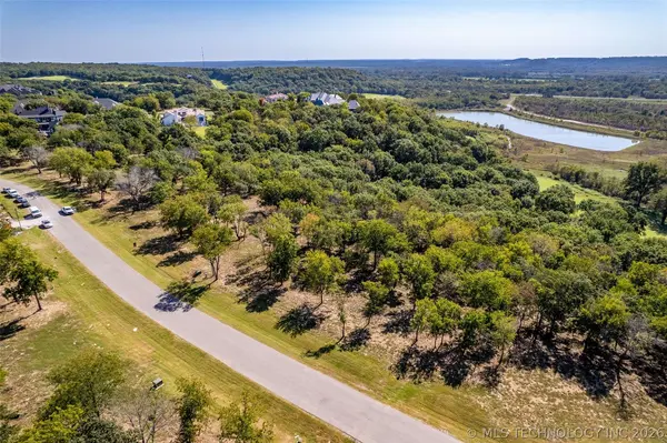 5865 N Eagle RD, Owasso, OK 74055