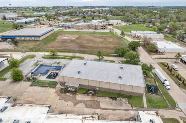 1700 N Redbud Pl, Broken Arrow, OK 74012-0452