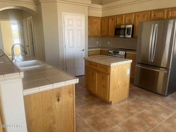 2423 E George Ln, Lake Havasu City, AZ 86404