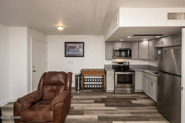 256 S Lake Havasu Ave S #B73, Lake Havasu City, AZ 86403
