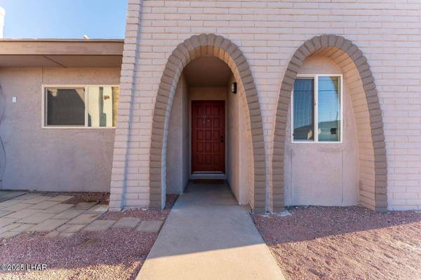 90 Mariposa Dr #104, Lake Havasu City, AZ 86403