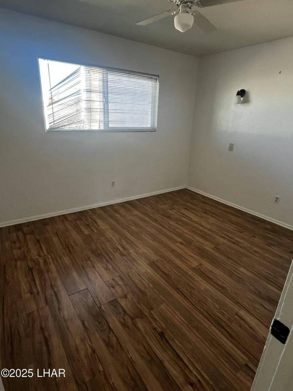 90 Mariposa Dr #104, Lake Havasu City, AZ 86403
