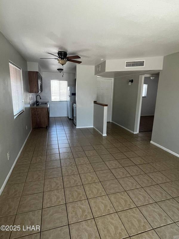 90 Mariposa Dr #104, Lake Havasu City, AZ 86403