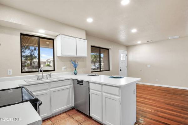 3330 Dolphin Dr, Lake Havasu City, AZ 86406
