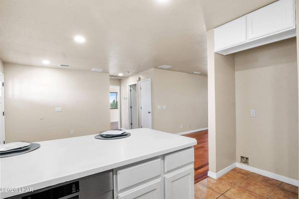 3330 Dolphin Dr, Lake Havasu City, AZ 86406
