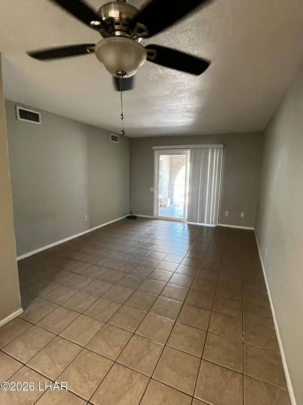 90 Mariposa Dr #102, Lake Havasu City, AZ 86403