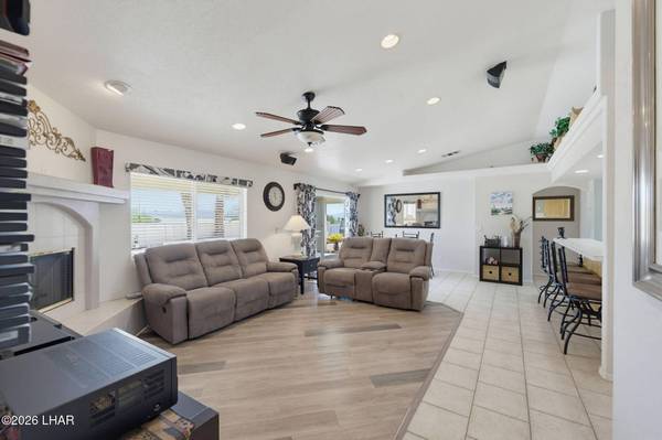 1720 Topaz Dr, Lake Havasu City, AZ 86403