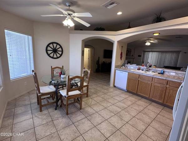 952 Saint Claire Dr, Lake Havasu City, AZ 86404