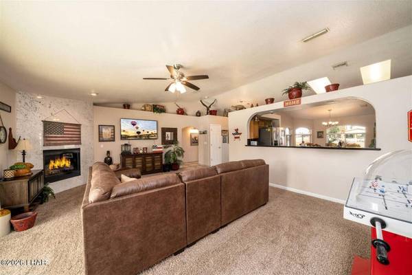 1924 Pima Dr N, Lake Havasu City, AZ 86403