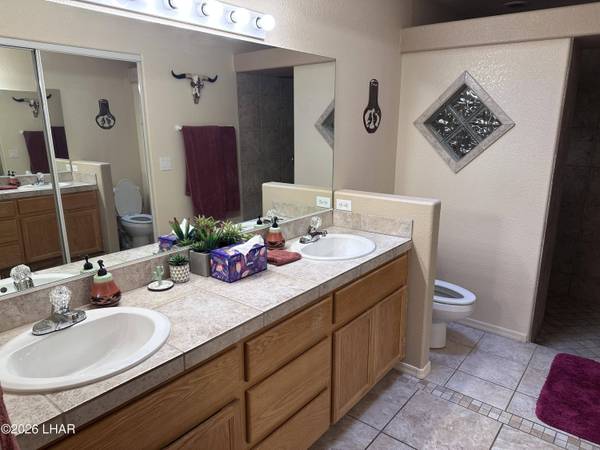 952 Saint Claire Dr, Lake Havasu City, AZ 86404