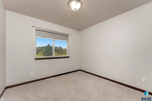 6703 W 5th St, Sioux Falls, SD 57107