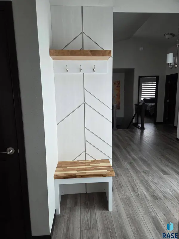 6703 W 5th St, Sioux Falls, SD 57107