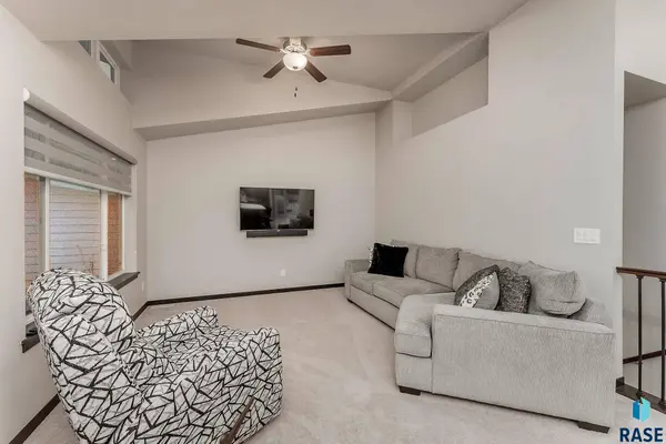 6703 W 5th St, Sioux Falls, SD 57107