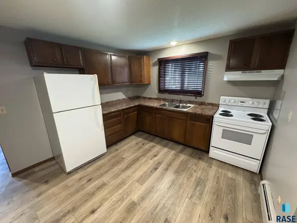 1011 S 2nd Ave, Sioux Falls, SD 57105