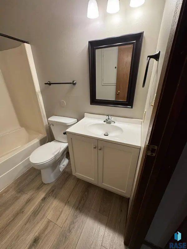 1011 S 2nd Ave, Sioux Falls, SD 57105