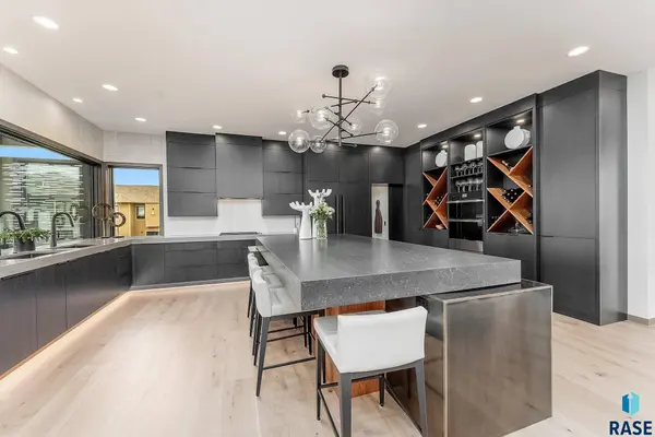 8505 E Sugar Leaf Cir, Sioux Falls, SD 57110