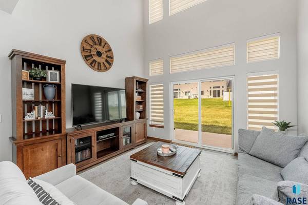 9042 W Wisdom Pl, Sioux Falls, SD 57106