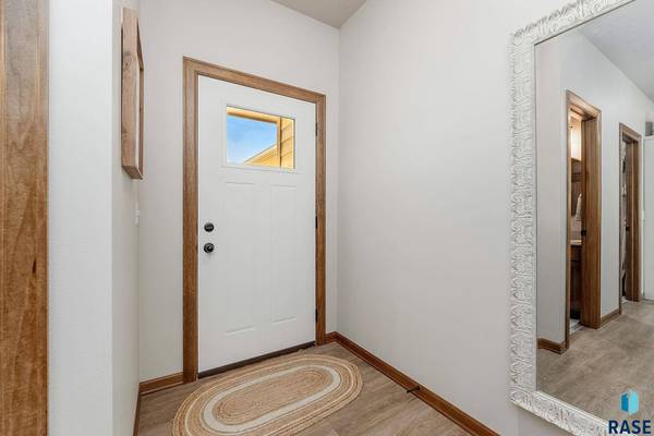 9042 W Wisdom Pl, Sioux Falls, SD 57106