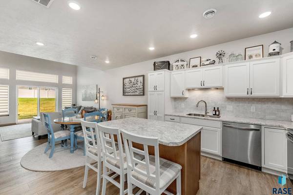 9042 W Wisdom Pl, Sioux Falls, SD 57106