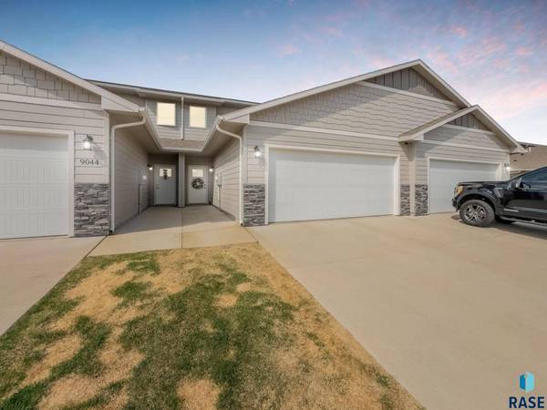 9042 W Wisdom Pl, Sioux Falls, SD 57106