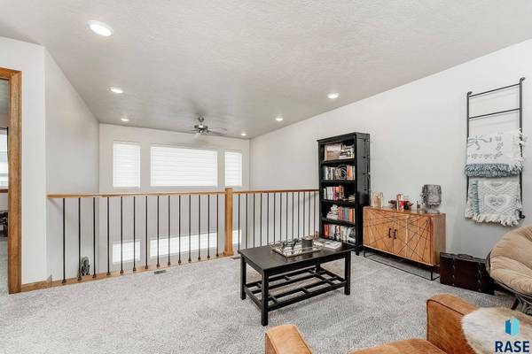 9042 W Wisdom Pl, Sioux Falls, SD 57106