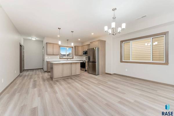 4513 W 34th St N, Sioux Falls, SD 57107