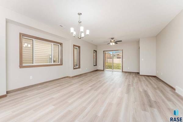 4513 W 34th St N, Sioux Falls, SD 57107