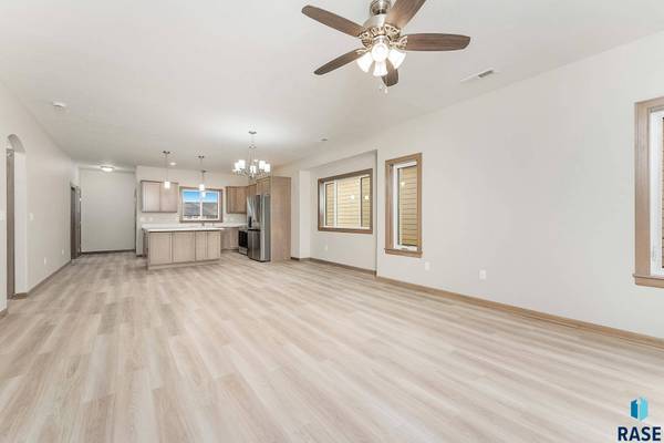 4513 W 34th St N, Sioux Falls, SD 57107