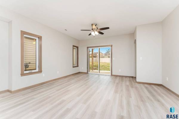 4513 W 34th St N, Sioux Falls, SD 57107