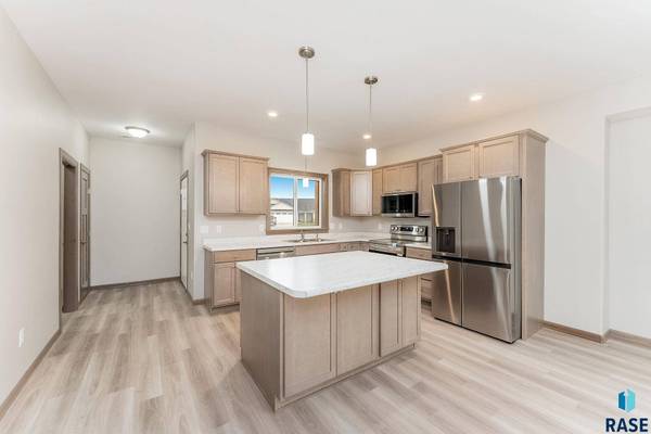 4513 W 34th St N, Sioux Falls, SD 57107