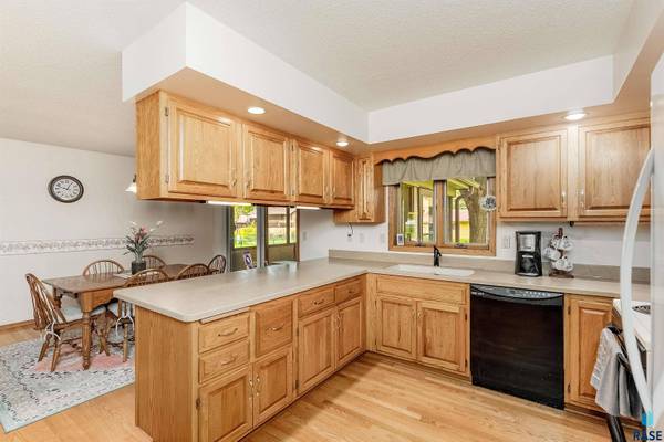 4400 S Fireside Ave, Sioux Falls, SD 57103