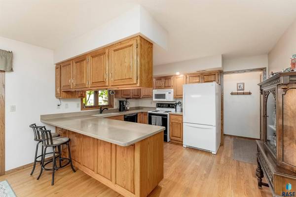 4400 S Fireside Ave, Sioux Falls, SD 57103