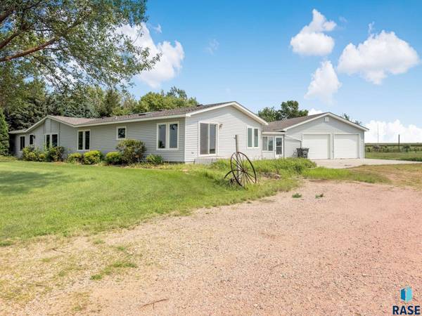 27738 469th St, Lennox, SD 57039