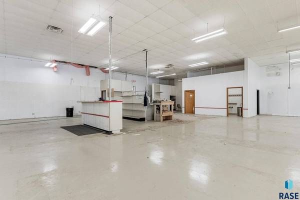 2715 E 10th St, Sioux Falls, SD 57103