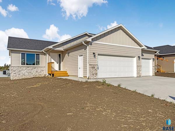 5325 S Bahnson Ave, Sioux Falls, SD 57108