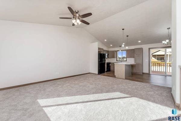 5325 S Bahnson Ave, Sioux Falls, SD 57108