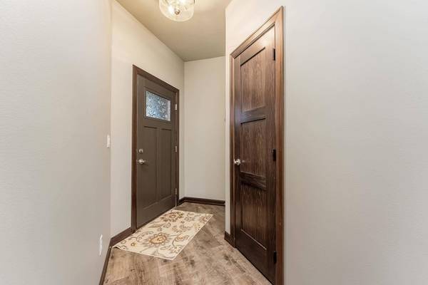 1921 S Sonoma Pl, Sioux Falls, SD 57106