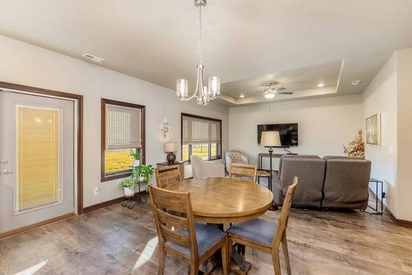 1921 S Sonoma Pl, Sioux Falls, SD 57106