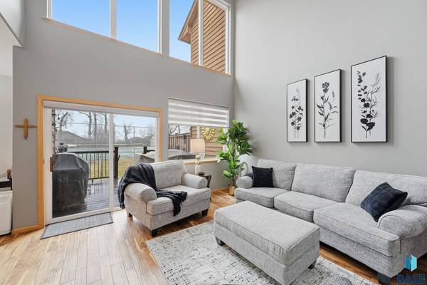 1639 Cactus Dr, Sioux Falls, SD 57110