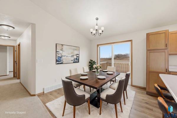 7236 E Athens Ct, Sioux Falls, SD 57110