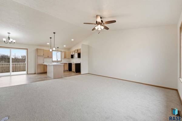 7236 E Athens Ct, Sioux Falls, SD 57110
