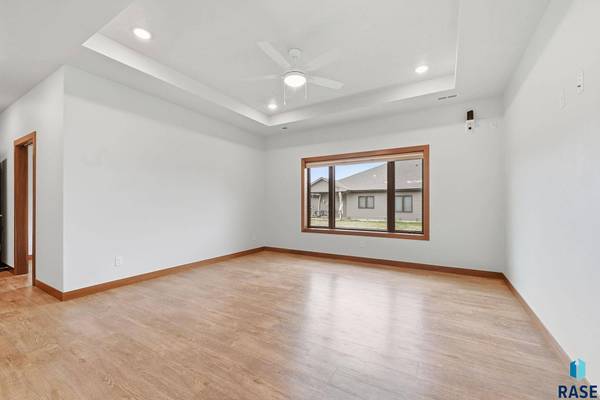 1930 S Sonoma Pl, Sioux Falls, SD